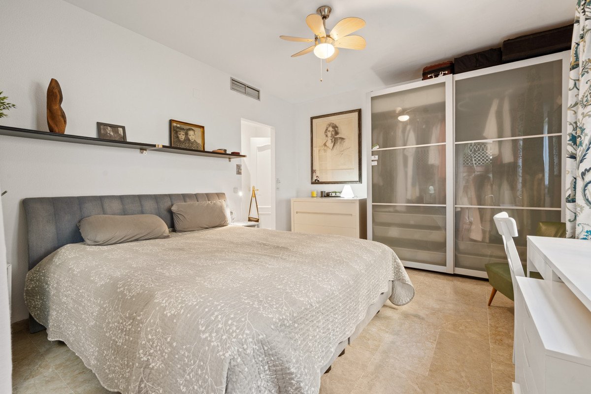 3 Bed Middle Floor Apartment in Estepona