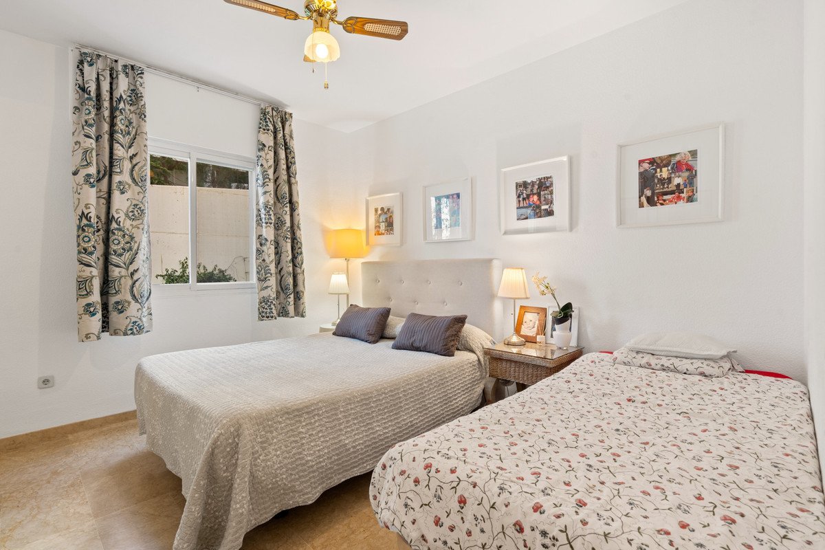 3 Bed Middle Floor Apartment in Estepona