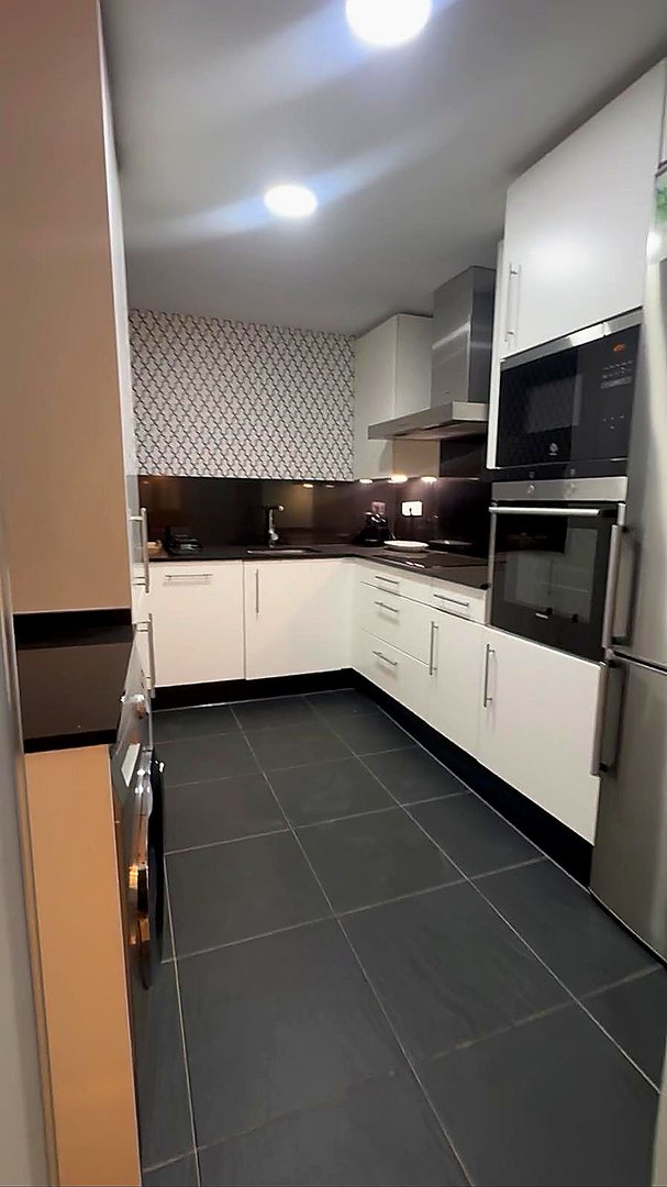 2 Bed Middle Floor Apartment in Málaga Centro