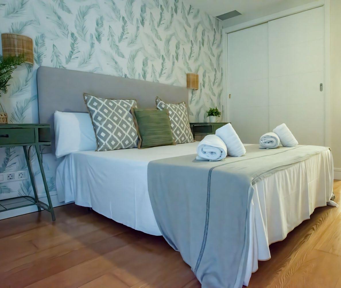 2 Bed Middle Floor Apartment in Málaga Centro