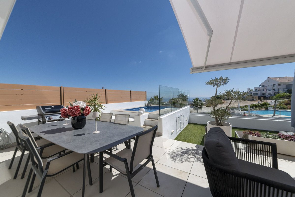 3 Bed Ground Floor Apartment in Calanova Golf