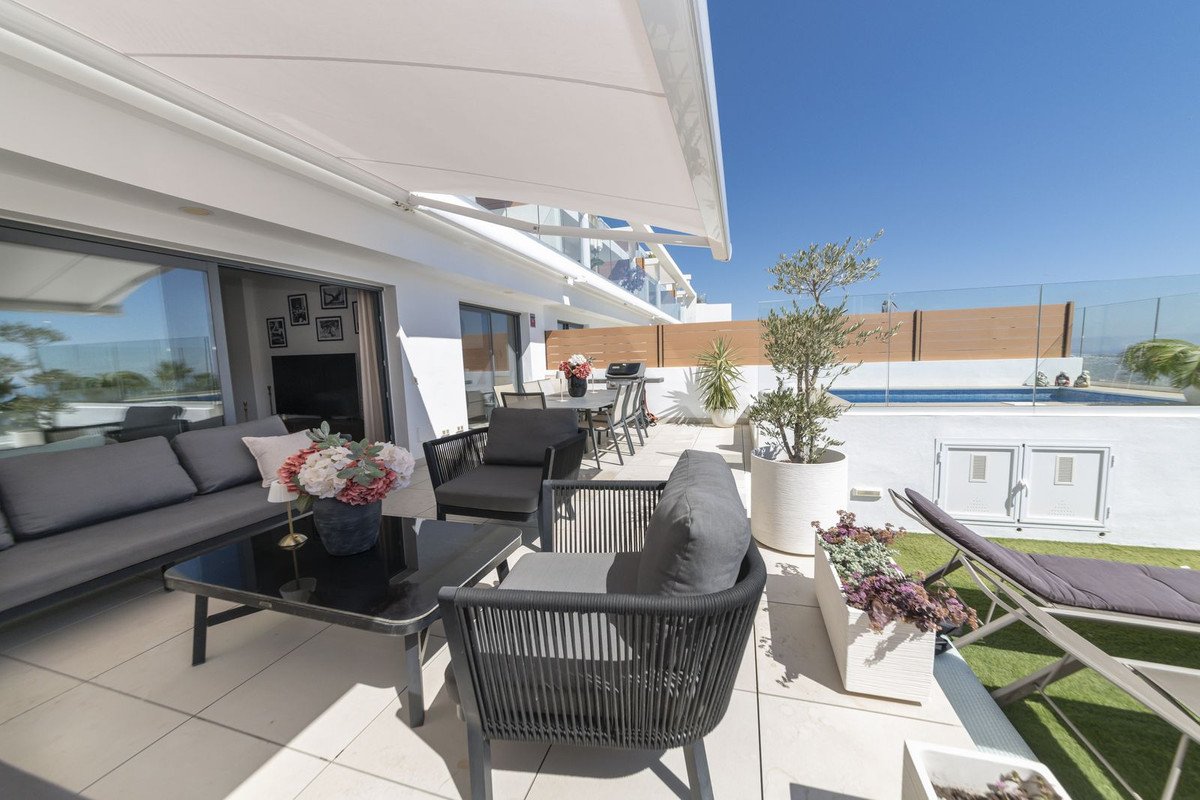 3 Bed Ground Floor Apartment in Calanova Golf
