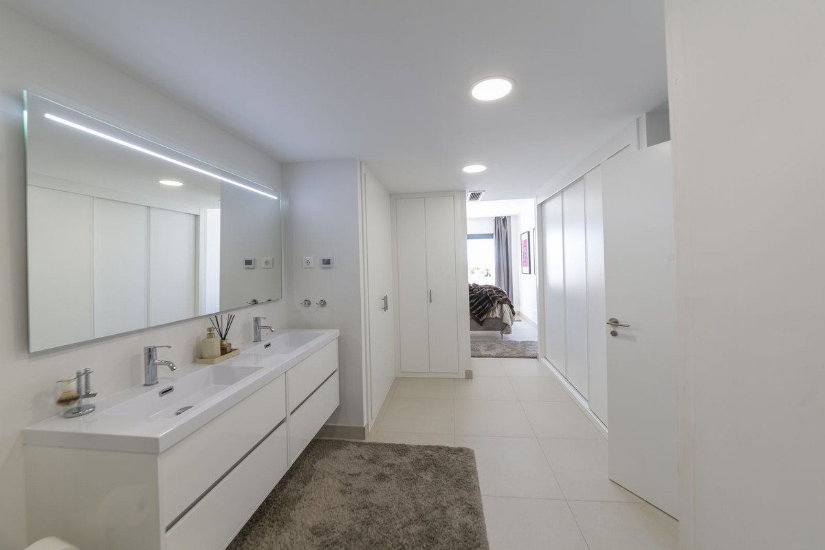 3 Bed Ground Floor Apartment in Calanova Golf