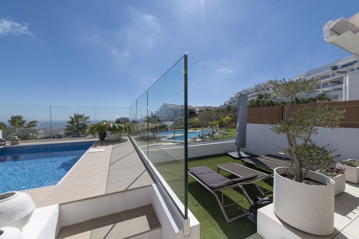 3 Bed Ground Floor Apartment in Calanova Golf