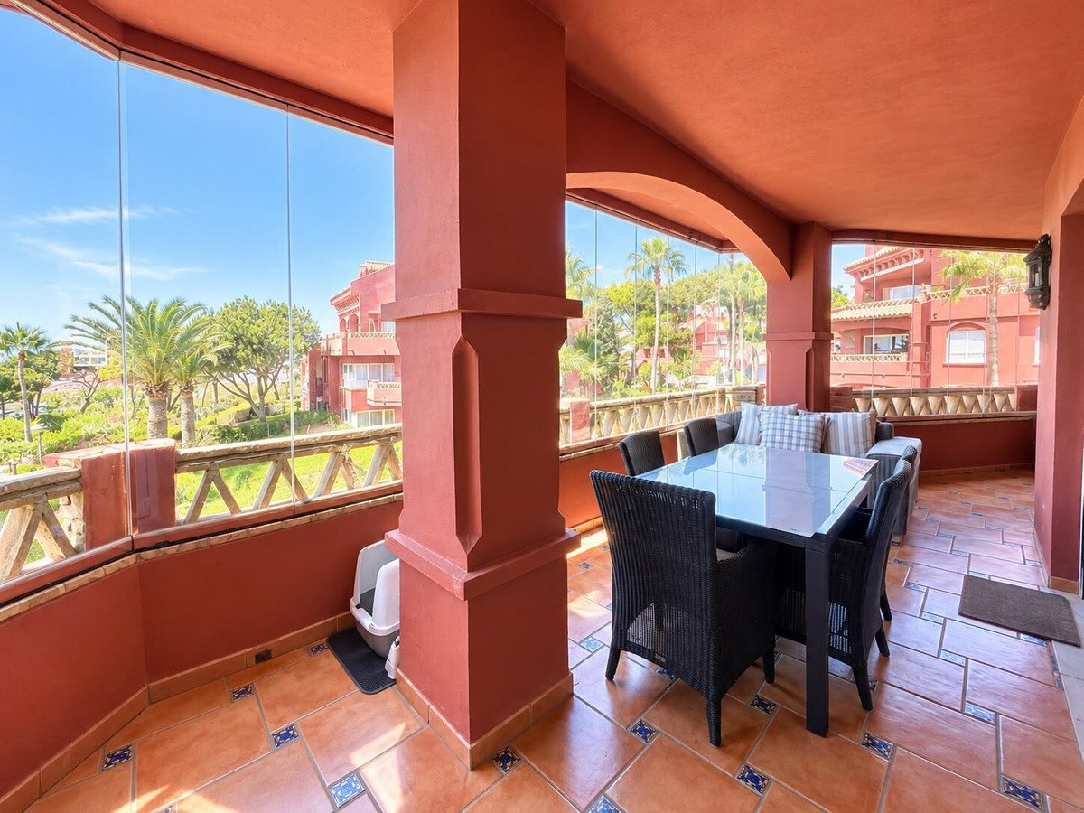 2 Bed Middle Floor Apartment in Marbella