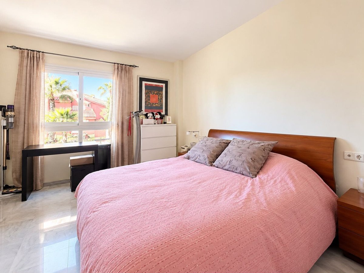 2 Bed Middle Floor Apartment in Marbella
