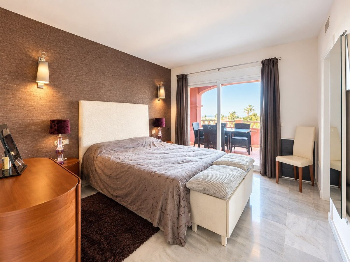 2 Bed Middle Floor Apartment in Marbella