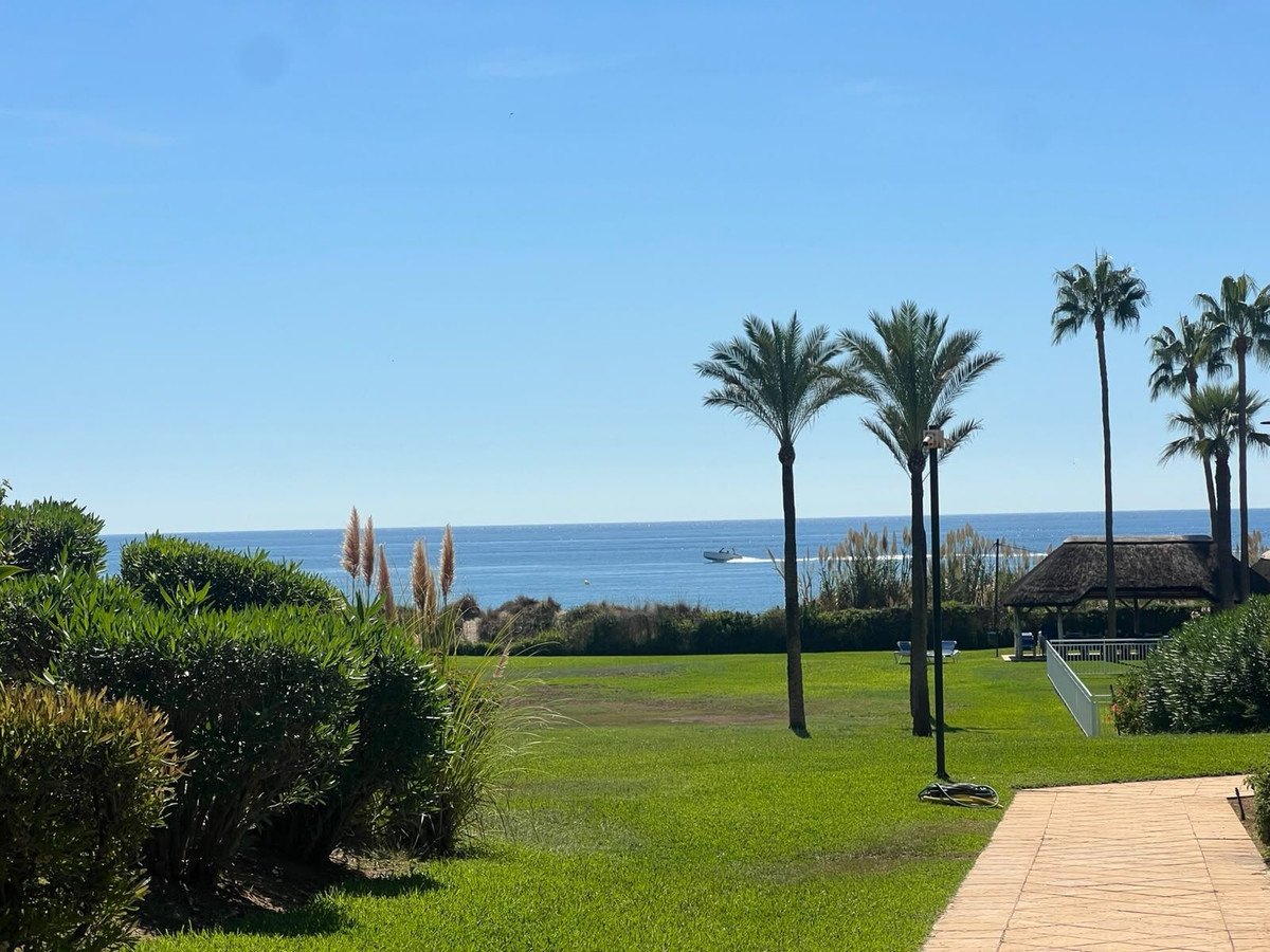 2 Bed Middle Floor Apartment in Marbella