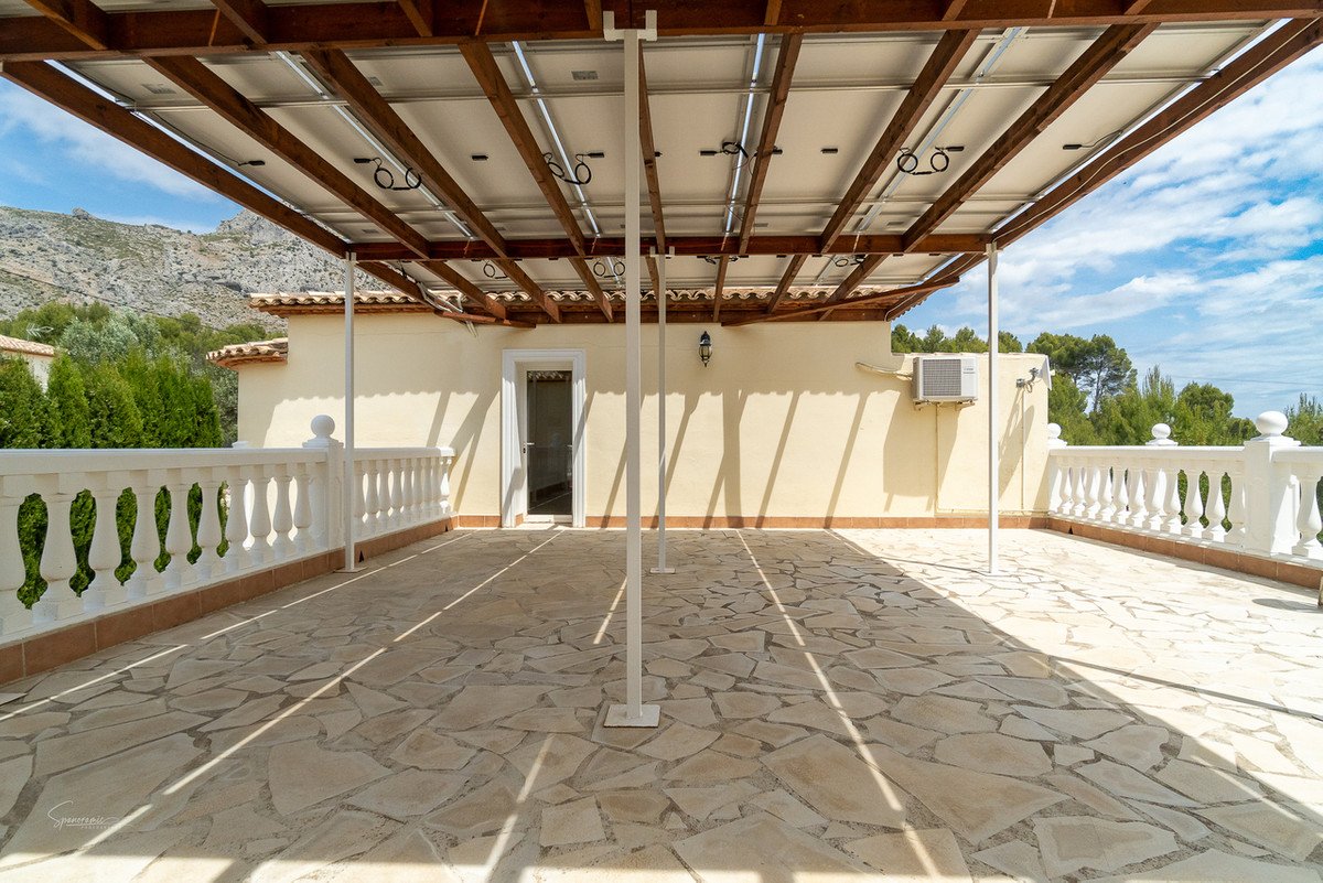 6 Bed Detached Villa in Benigembla