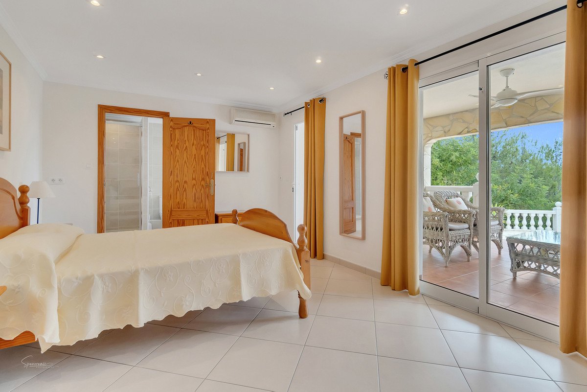 6 Bed Detached Villa in Benigembla