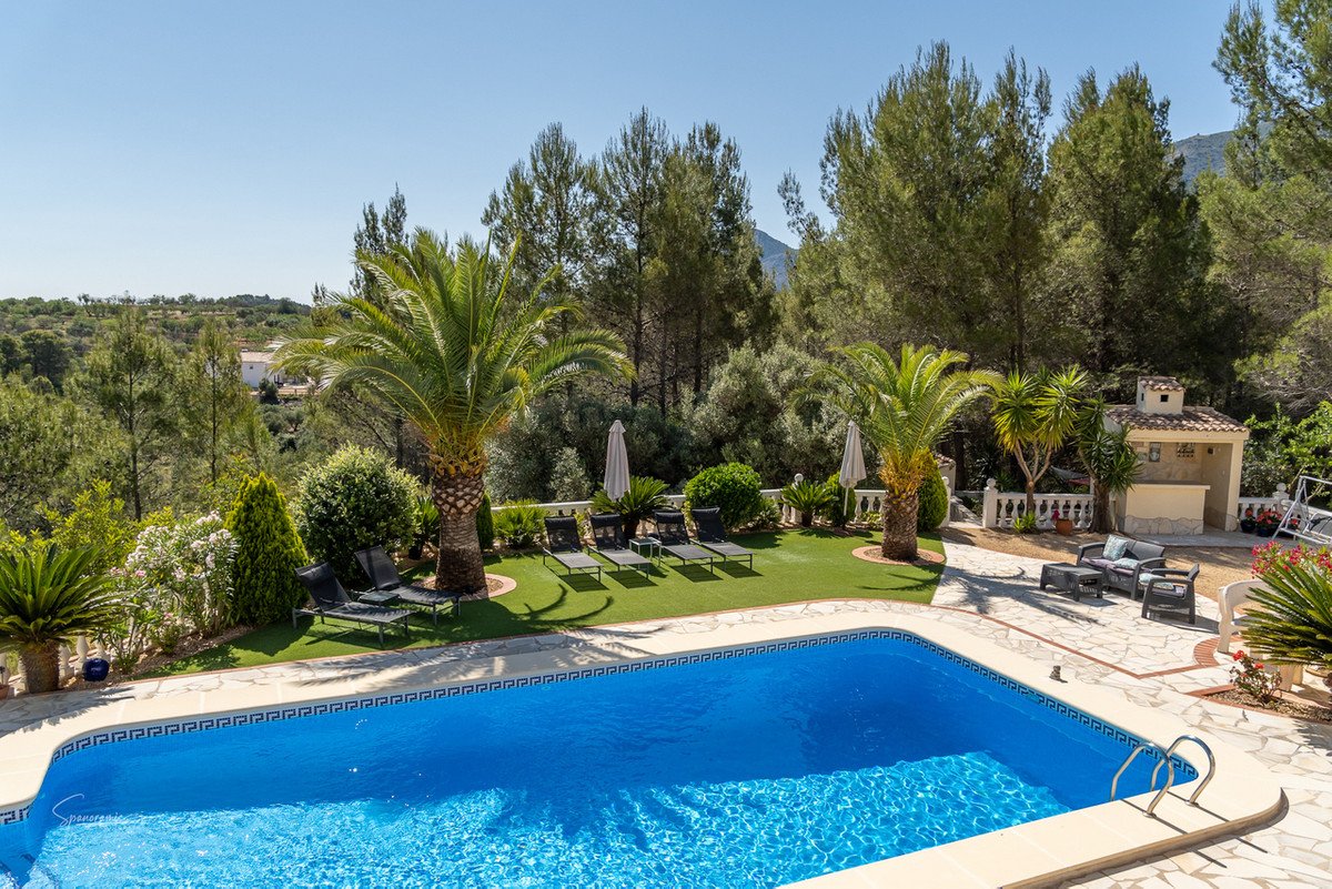 6 Bed Detached Villa in Benigembla