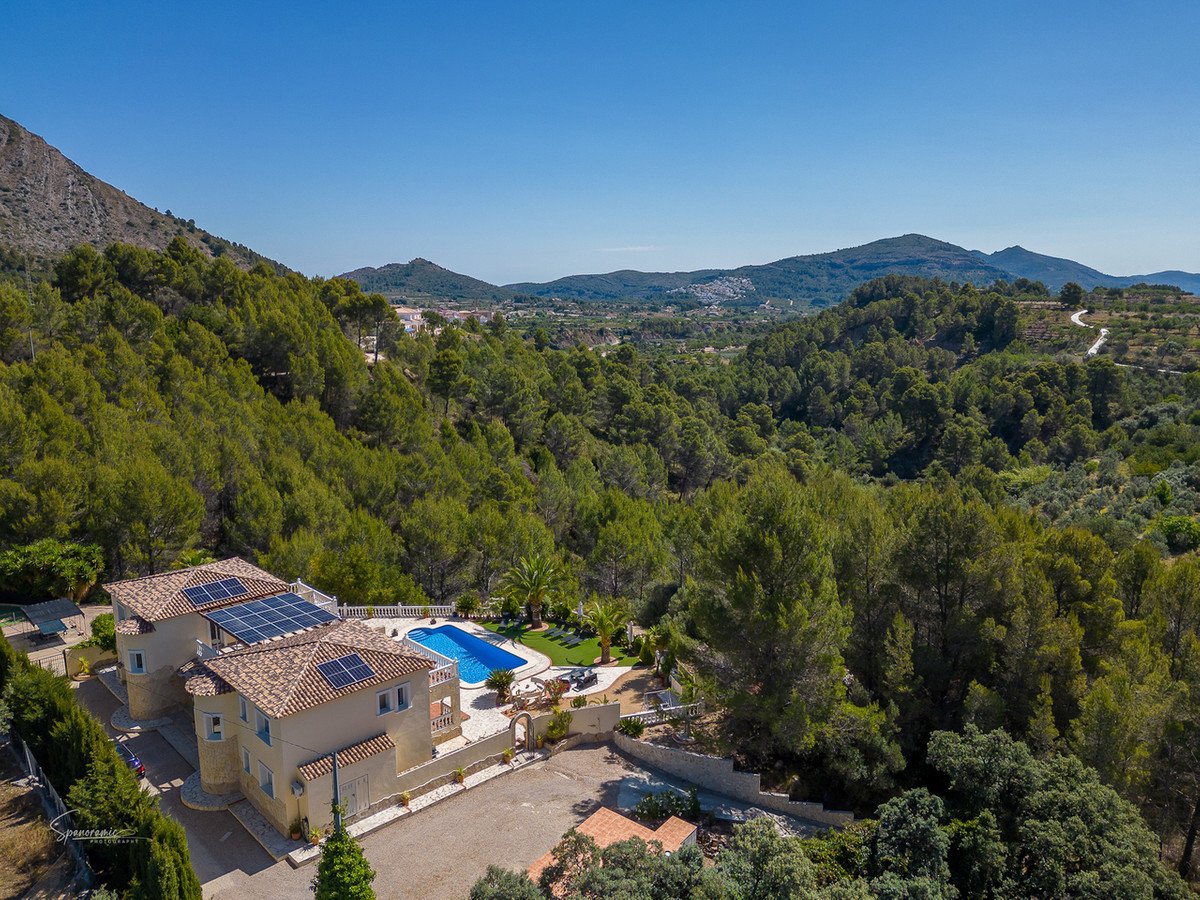 6 Bed Detached Villa in Benigembla