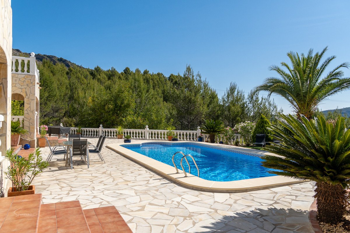 6 Bed Detached Villa in Benigembla