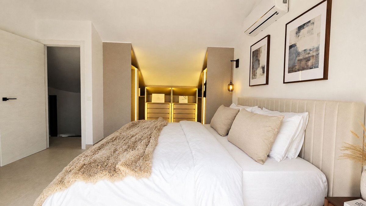 4 Bed Townhouse in Nueva Andalucía