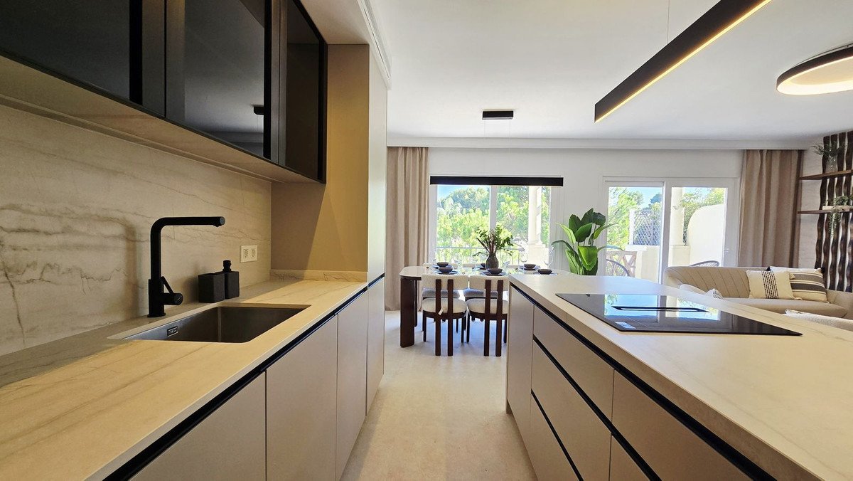 4 Bed Townhouse in Nueva Andalucía