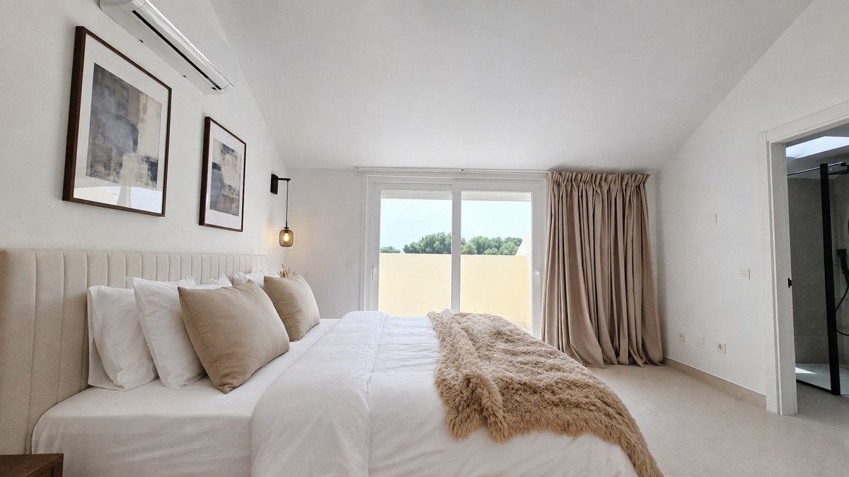 4 Bed Townhouse in Nueva Andalucía