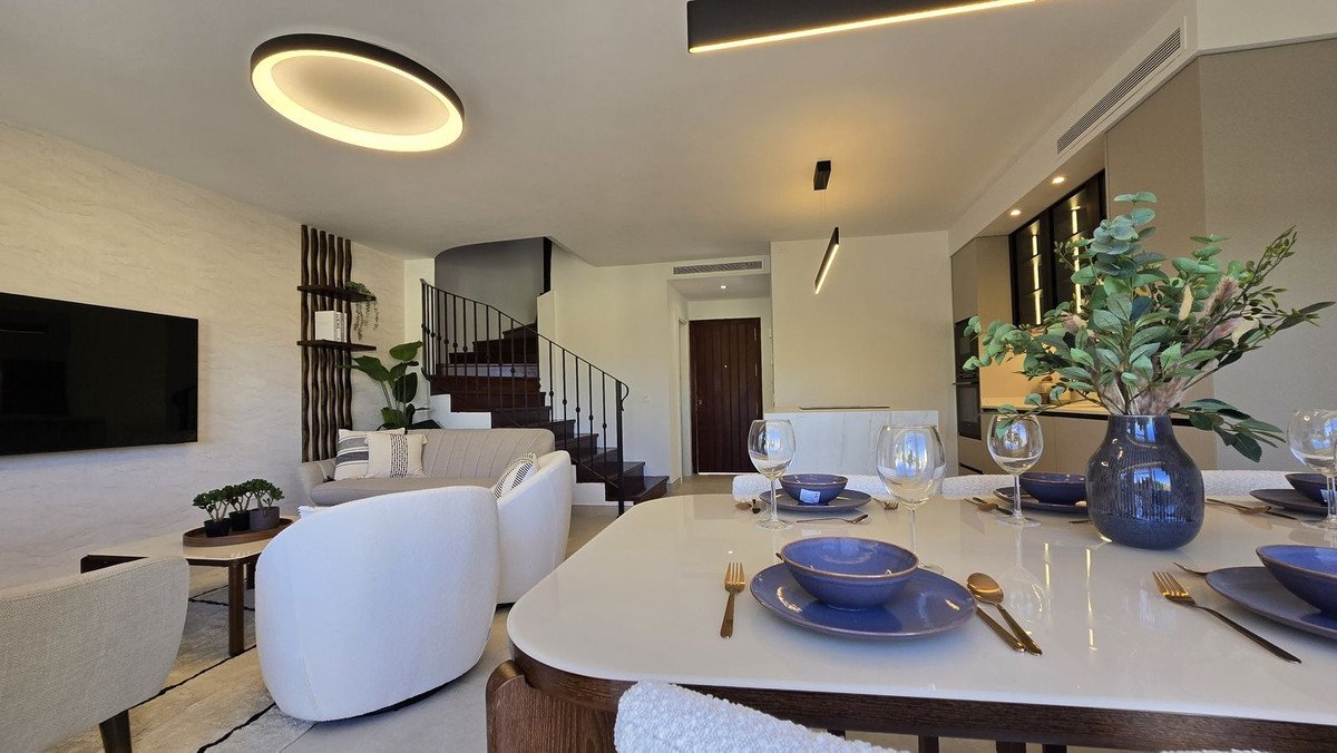 4 Bed Townhouse in Nueva Andalucía