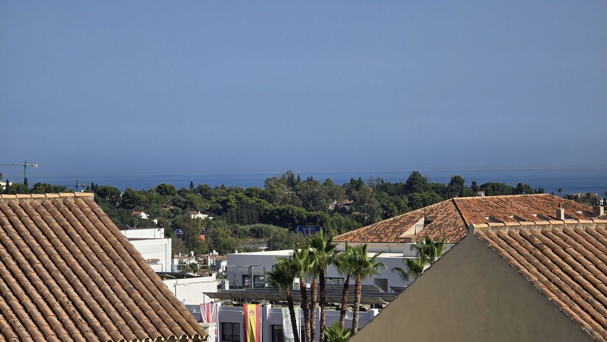 4 Bed Townhouse in Nueva Andalucía