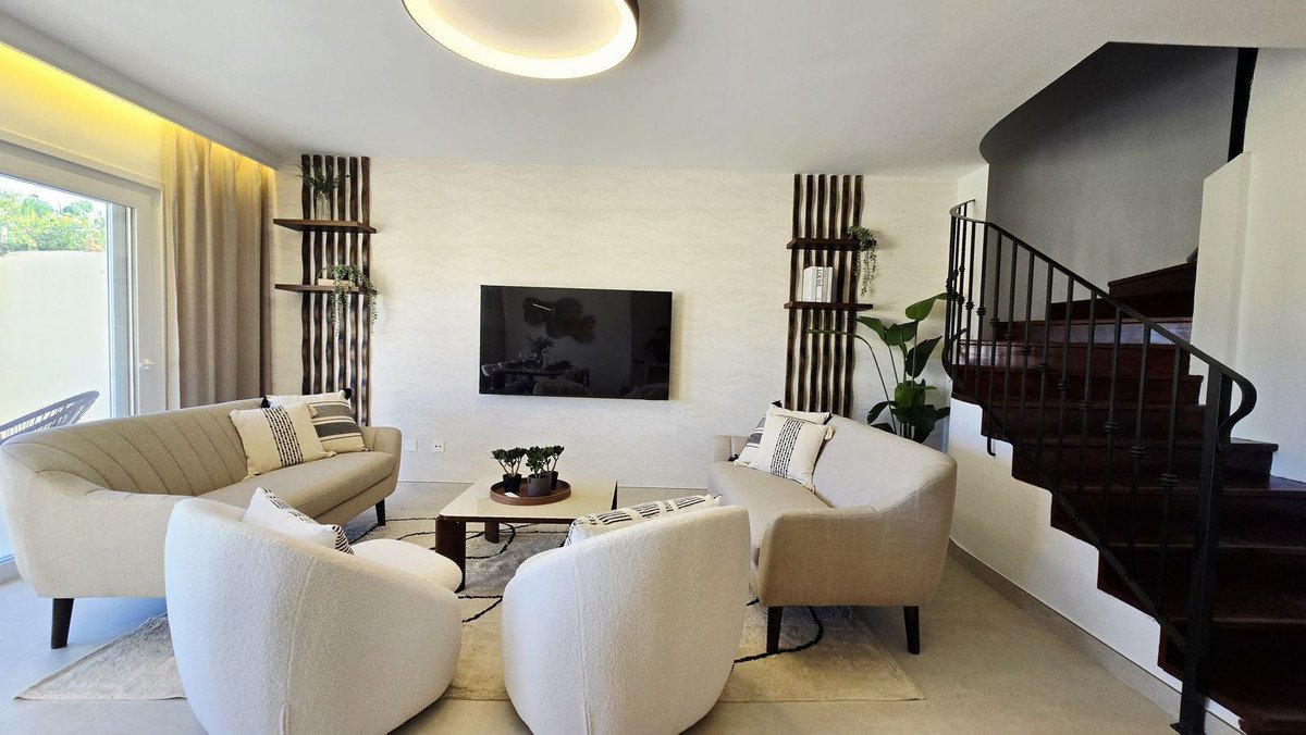 4 Bed Townhouse in Nueva Andalucía