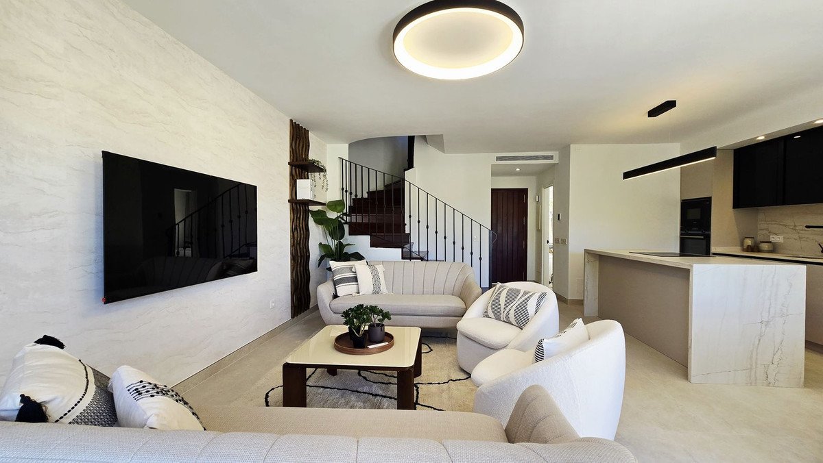 4 Bed Townhouse in Nueva Andalucía