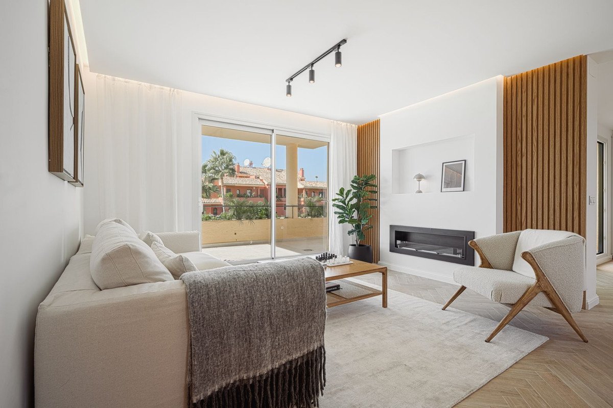 3 Bed Penthouse in New Golden Mile