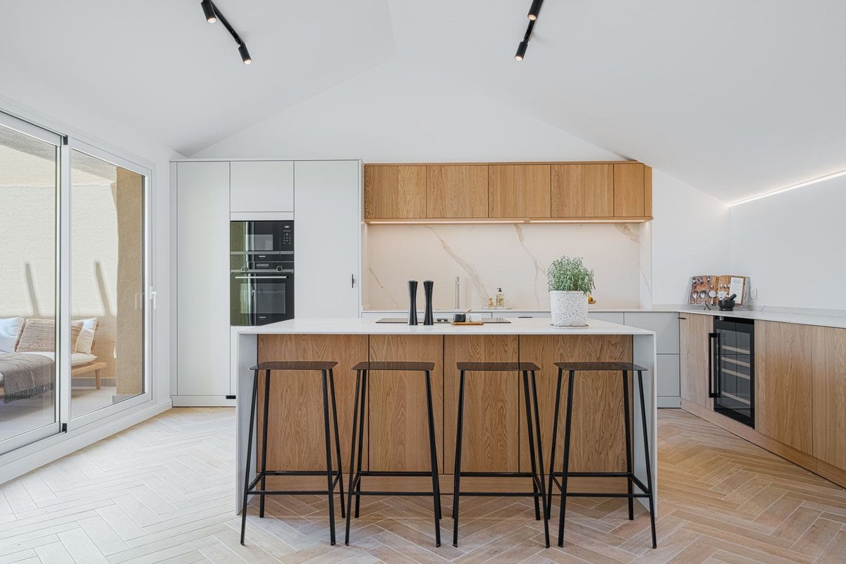 3 Bed Penthouse in New Golden Mile