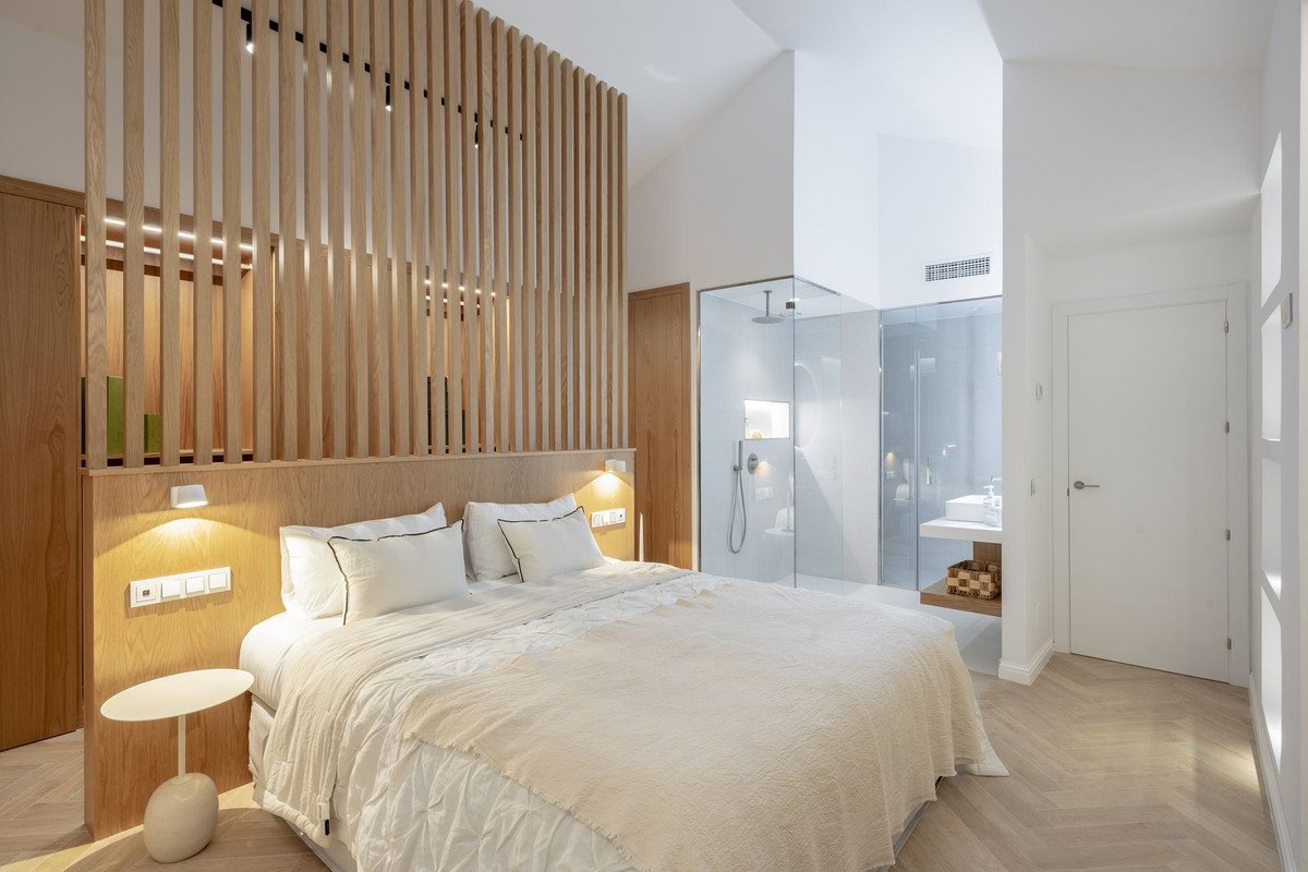 3 Bed Penthouse in New Golden Mile