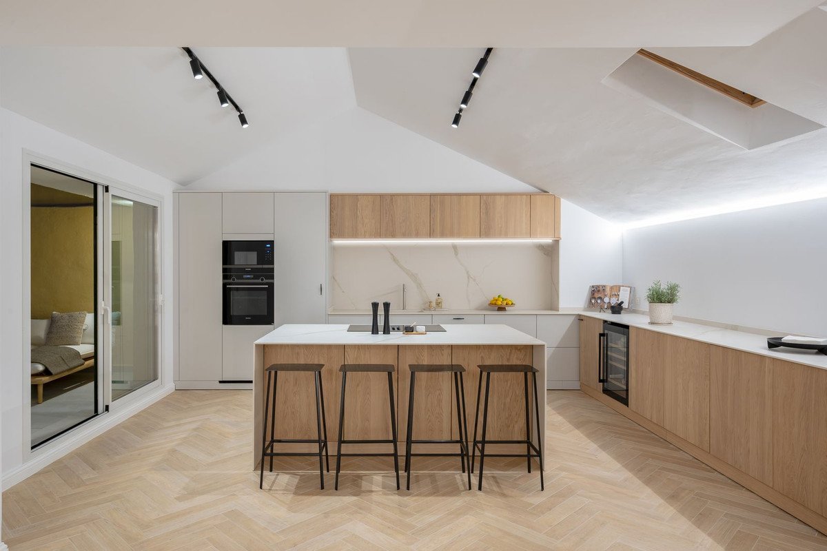 3 Bed Penthouse in New Golden Mile