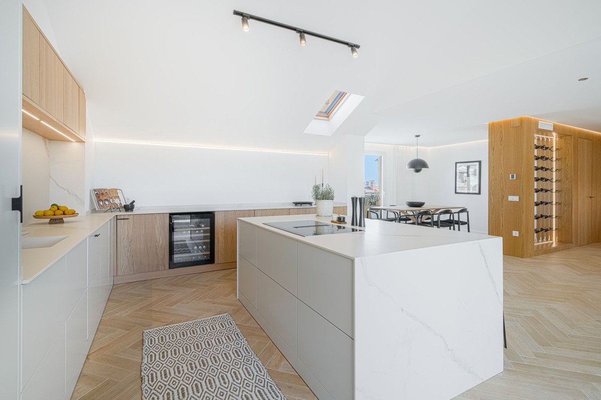 3 Bed Penthouse in New Golden Mile