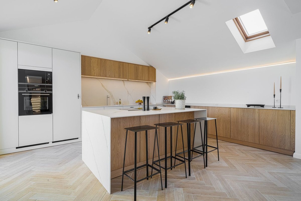 3 Bed Penthouse in New Golden Mile