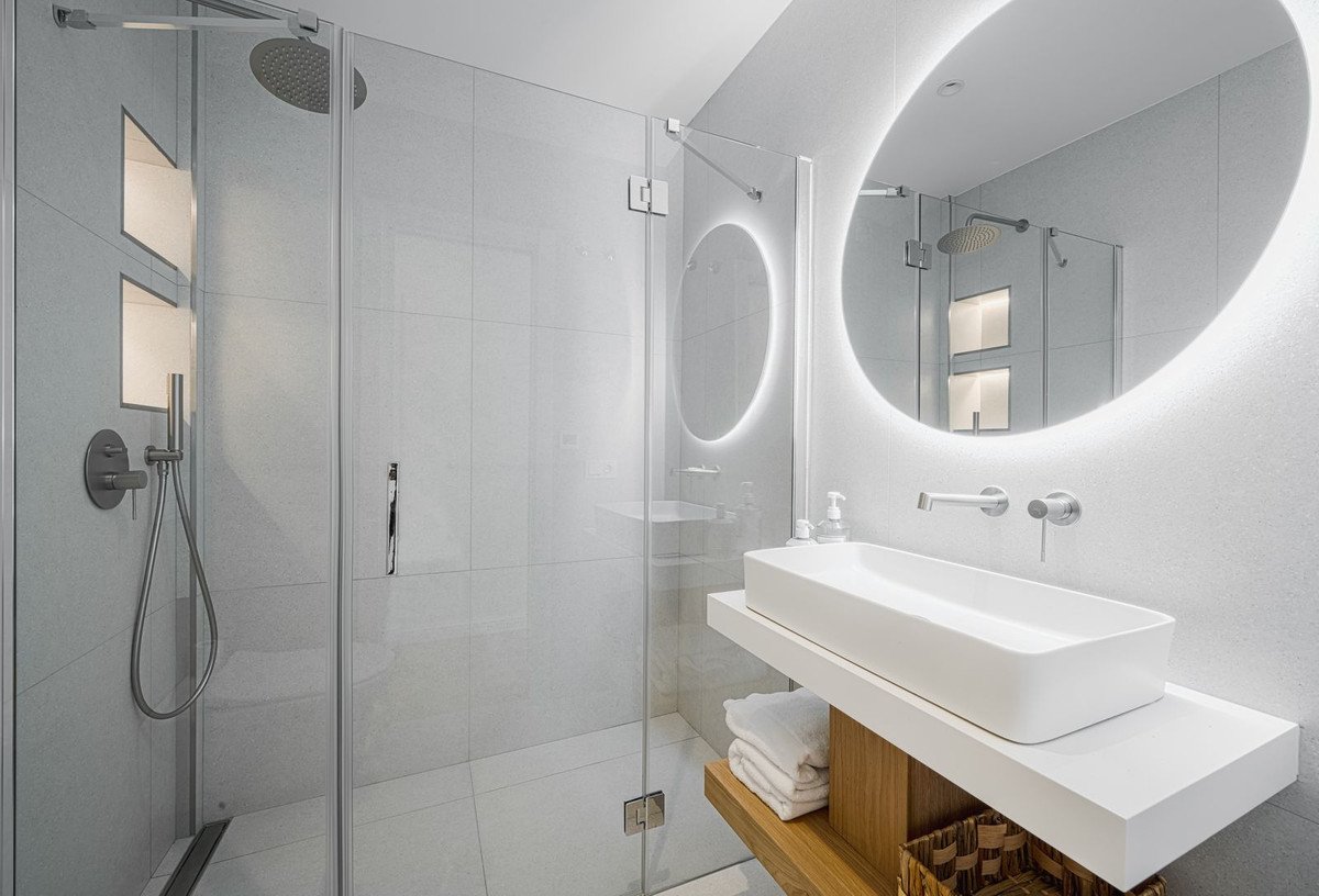 3 Bed Penthouse in New Golden Mile