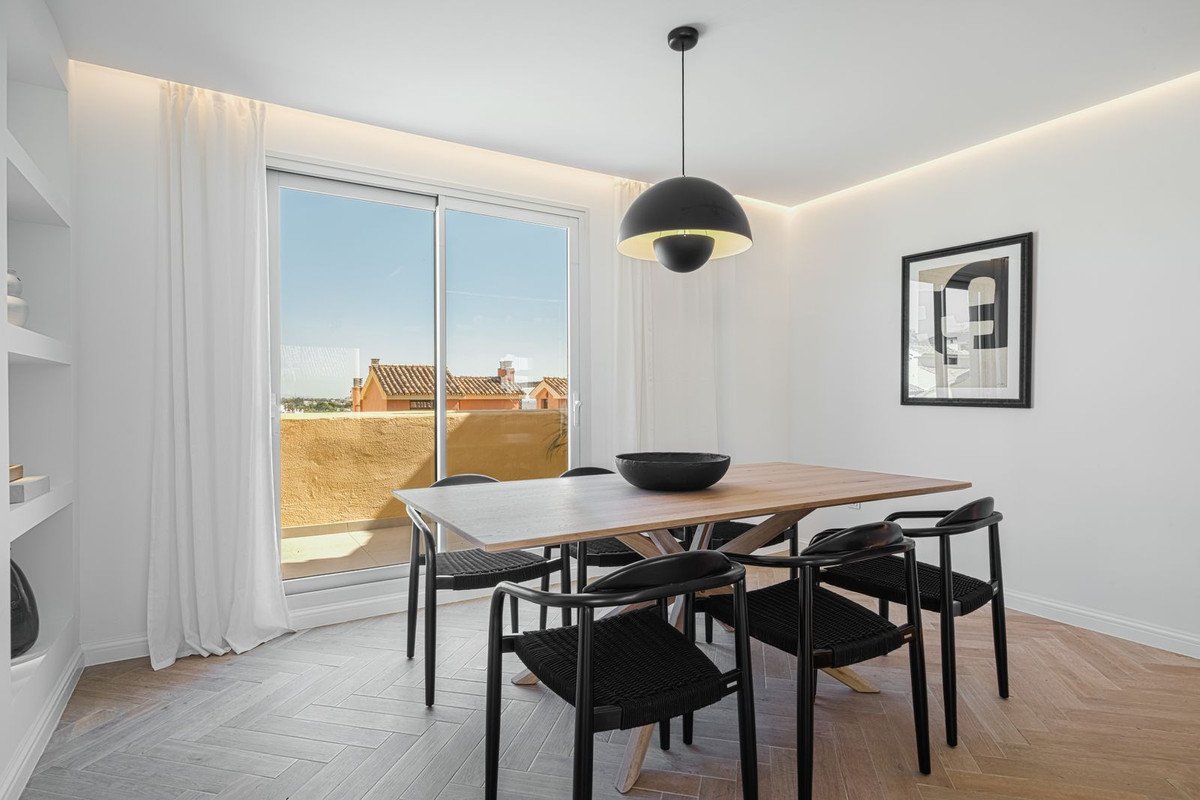 3 Bed Penthouse in New Golden Mile