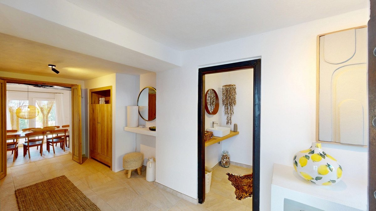 6 Bed Detached Villa in Colmenar