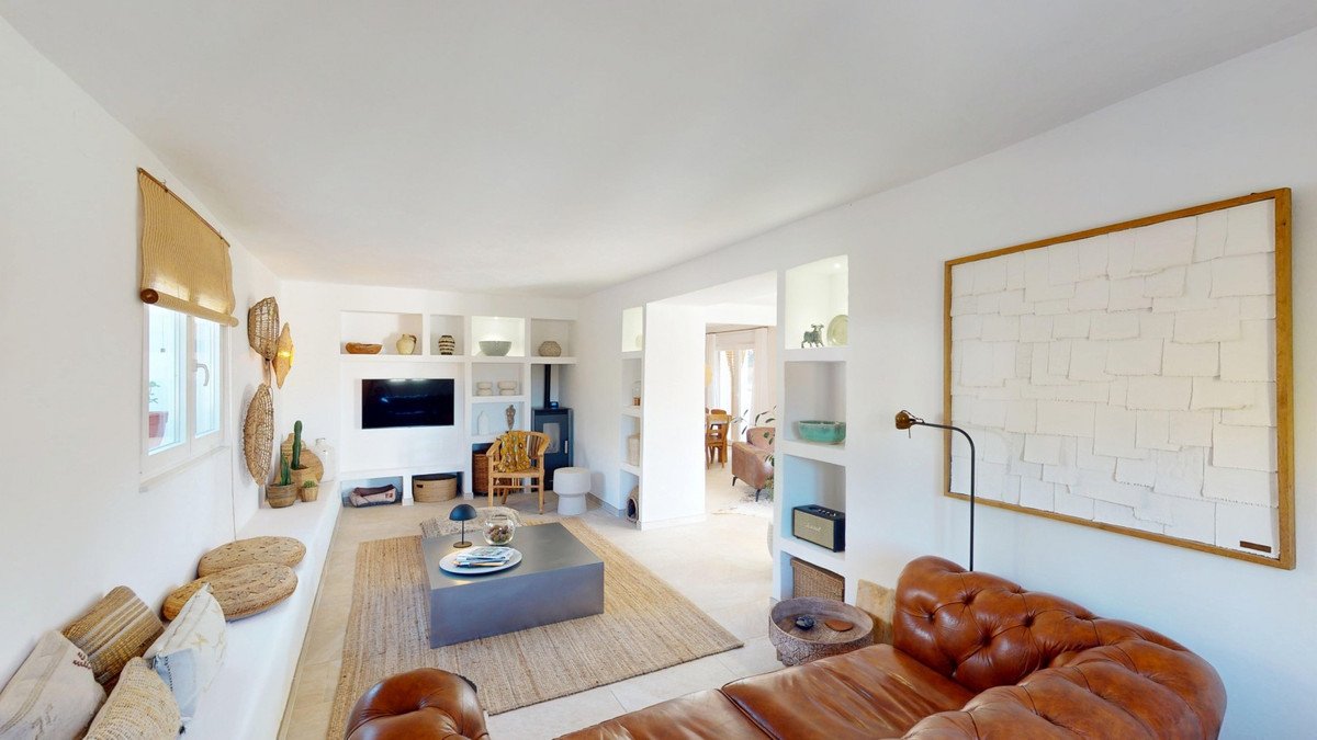 6 Bed Detached Villa in Colmenar