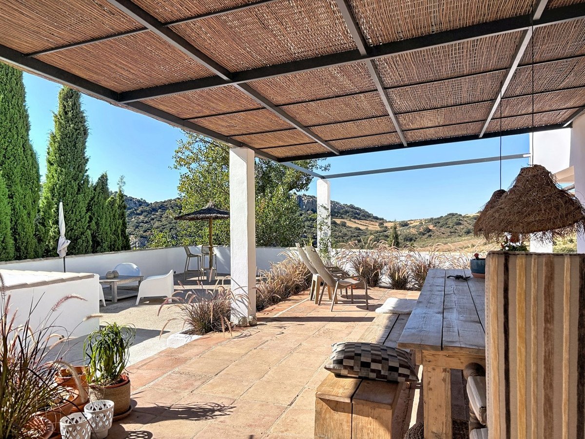 6 Bed Detached Villa in Colmenar