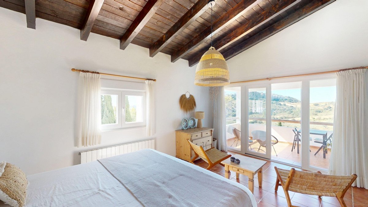 6 Bed Detached Villa in Colmenar