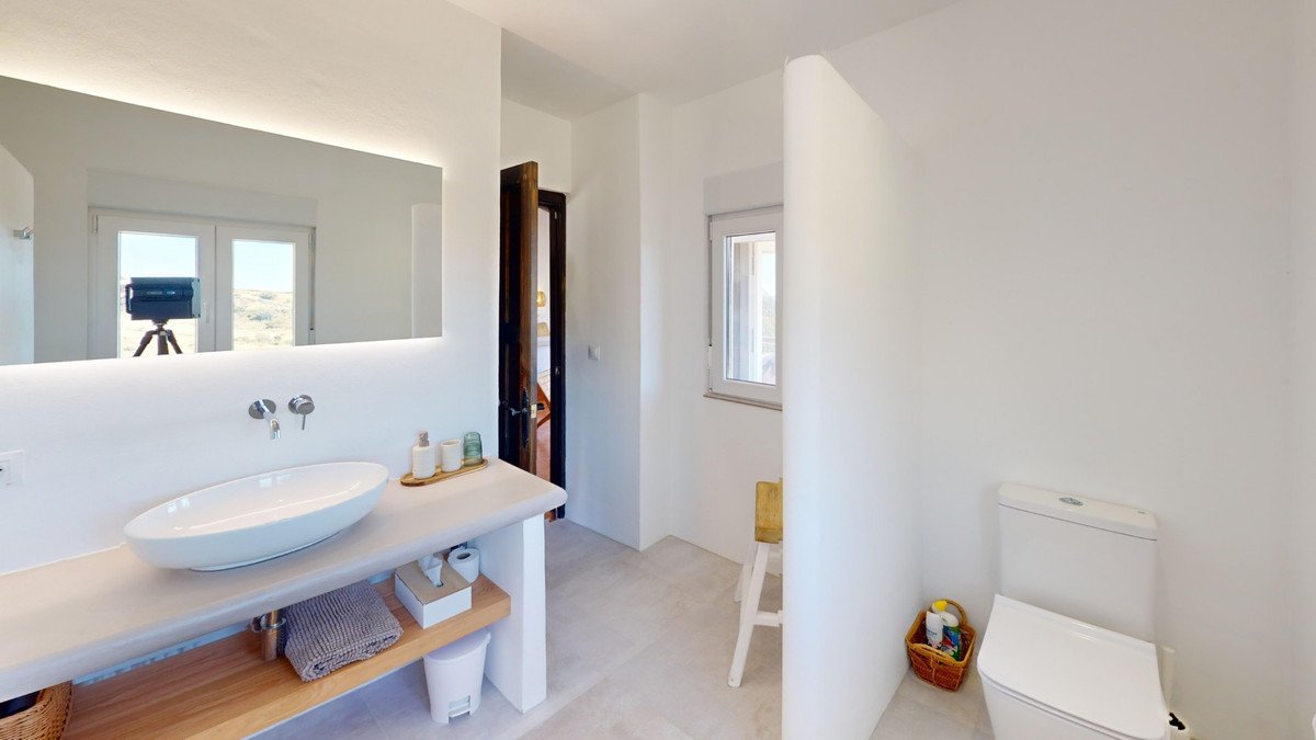 6 Bed Detached Villa in Colmenar