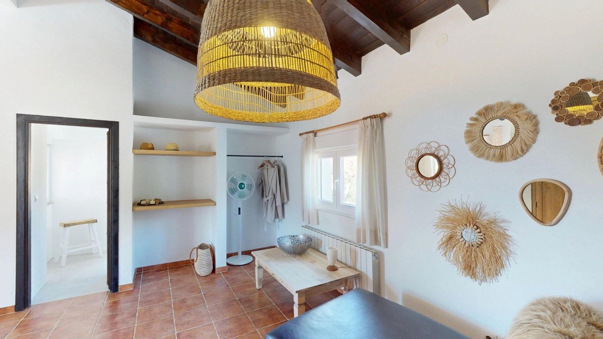 6 Bed Detached Villa in Colmenar