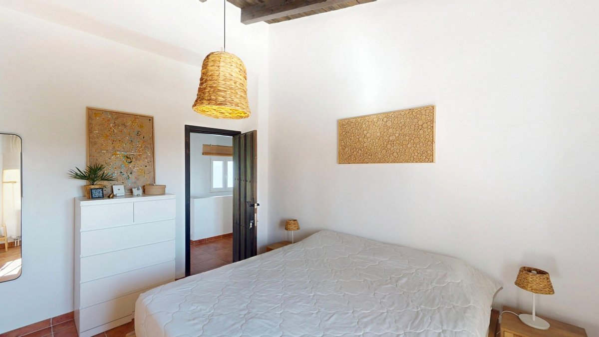 6 Bed Detached Villa in Colmenar