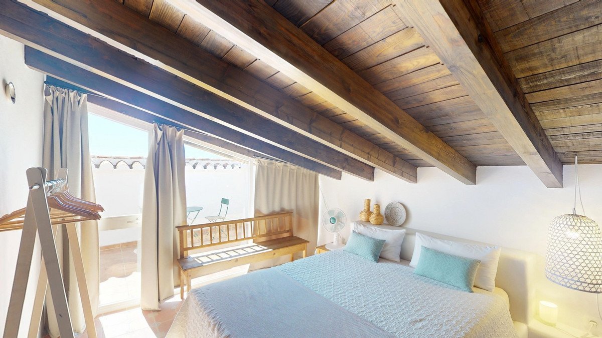 6 Bed Detached Villa in Colmenar