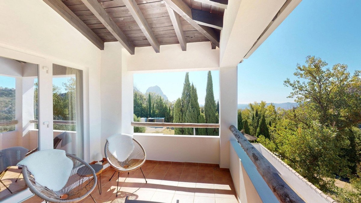 6 Bed Detached Villa in Colmenar