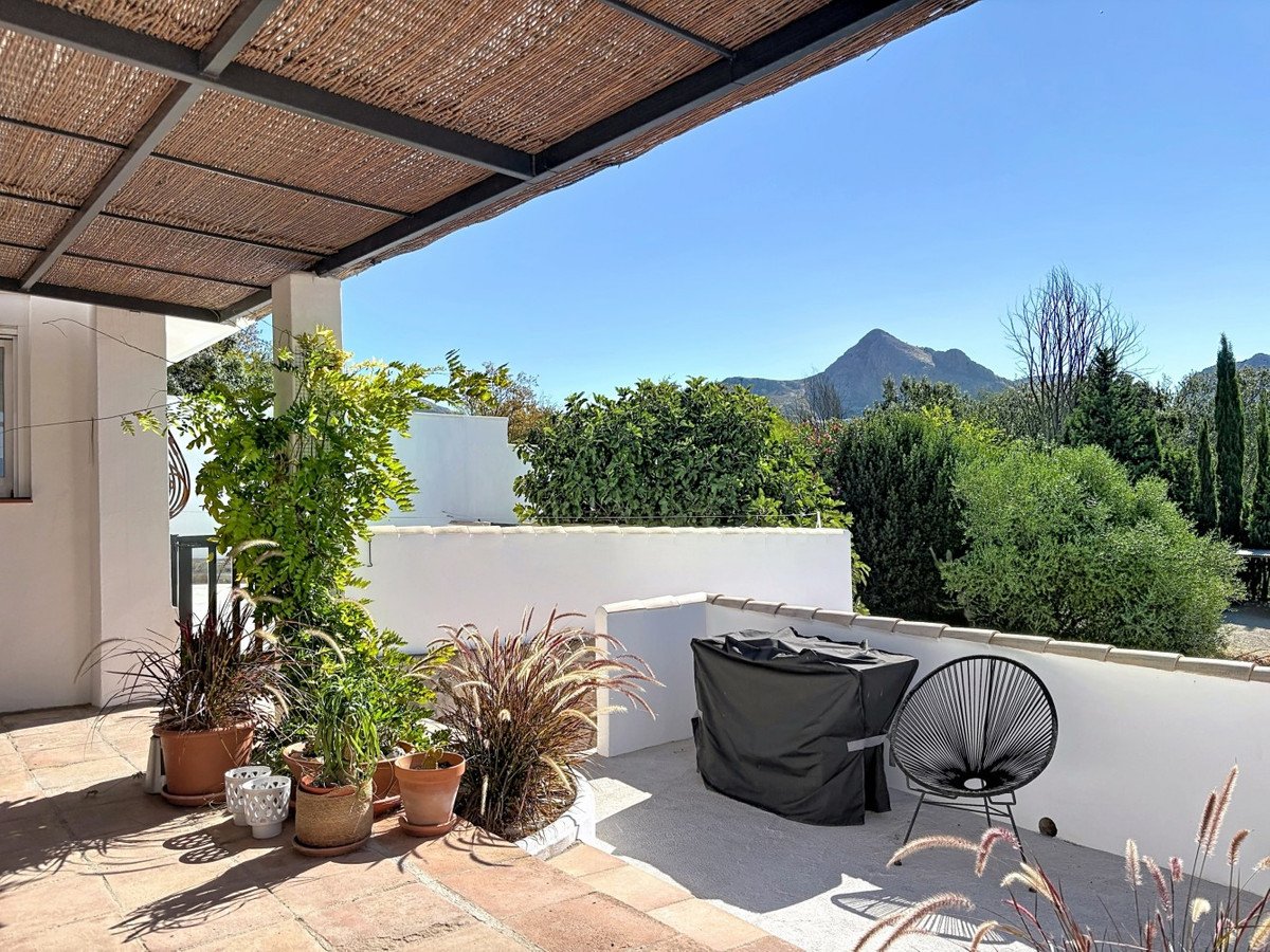 6 Bed Detached Villa in Colmenar