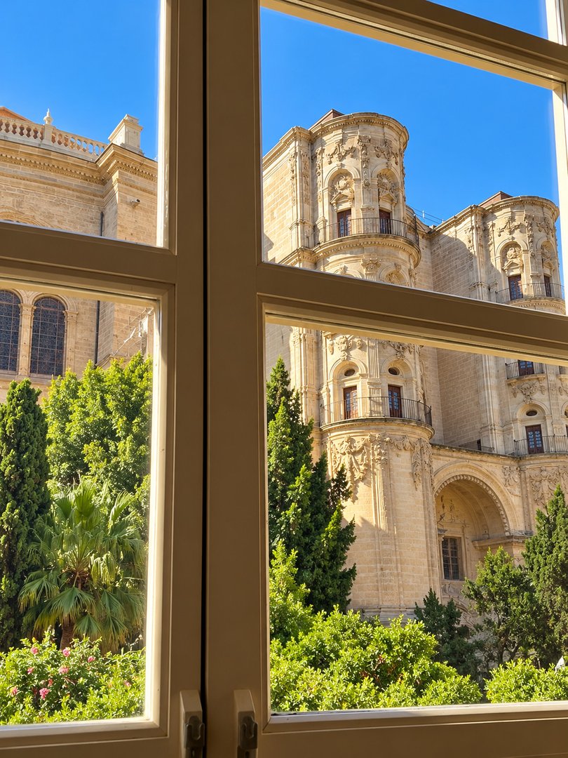 3 Bed Middle Floor Apartment in Málaga Centro