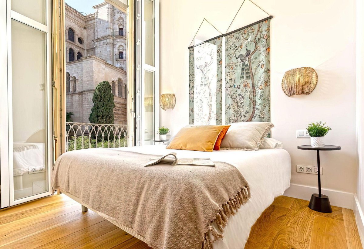 3 Bed Middle Floor Apartment in Málaga Centro