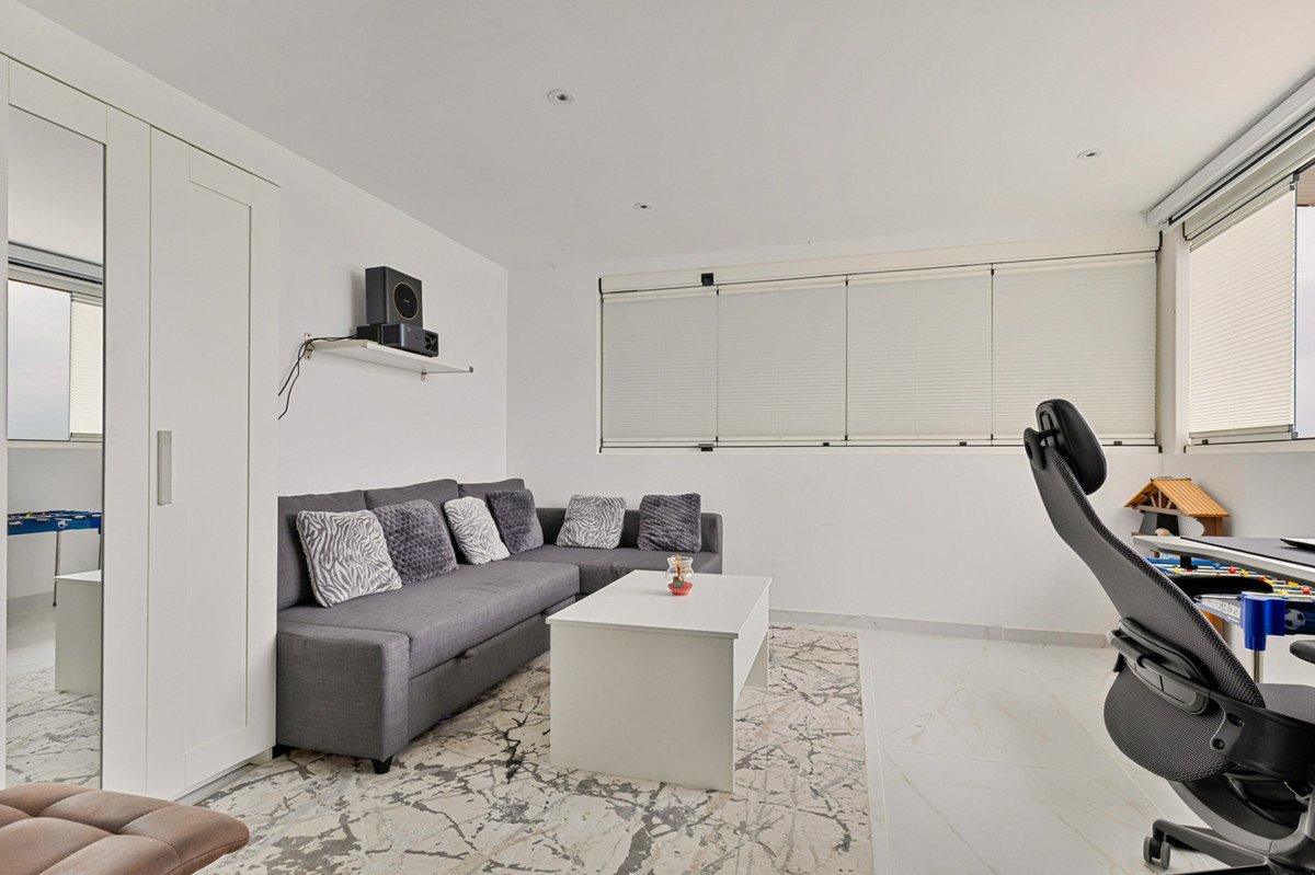 9 Bed Commercial in Cortijo Blanco