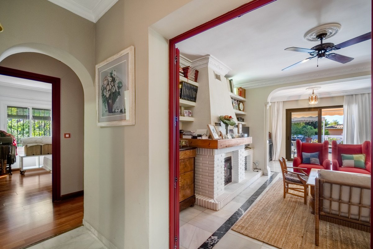 4 Bed Detached Villa in Marbella
