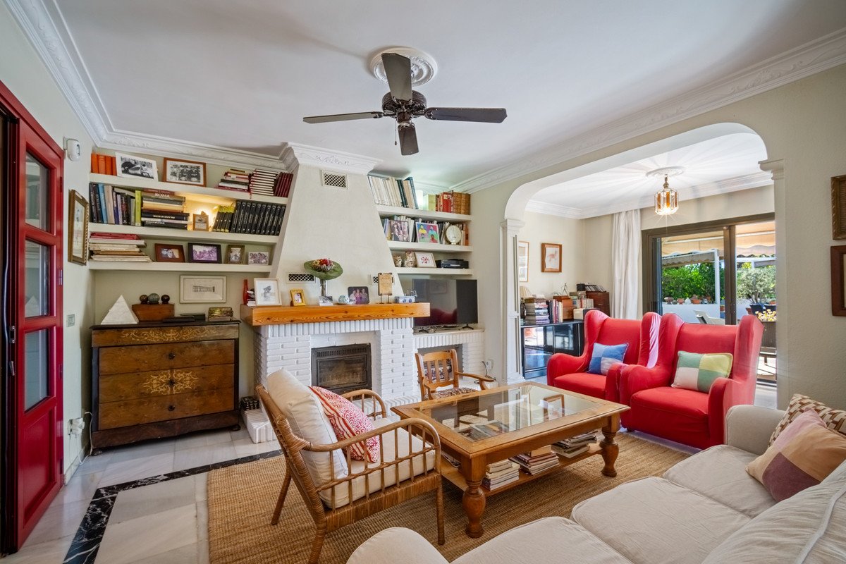 4 Bed Detached Villa in Marbella