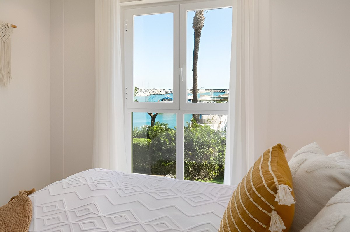 4 Bed Semi-Detached House in Sotogrande Marina