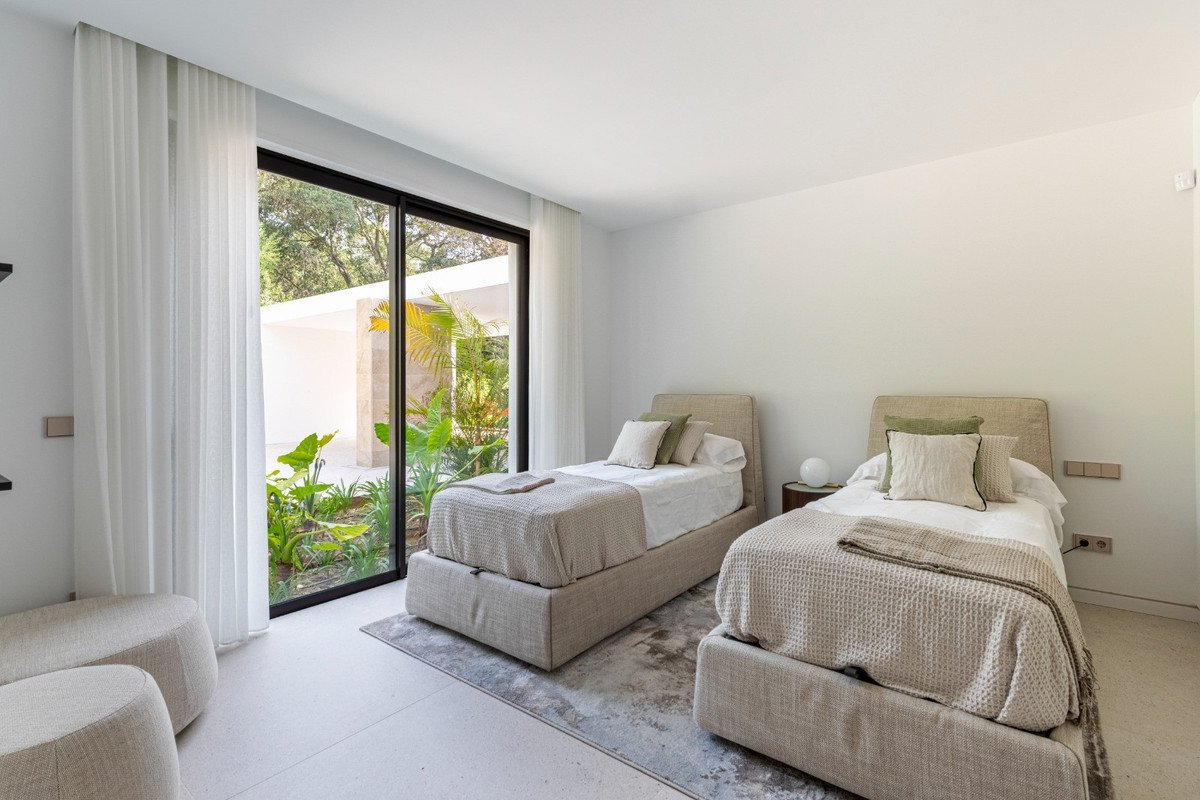 6 Bed Detached Villa in Sotogrande Alto