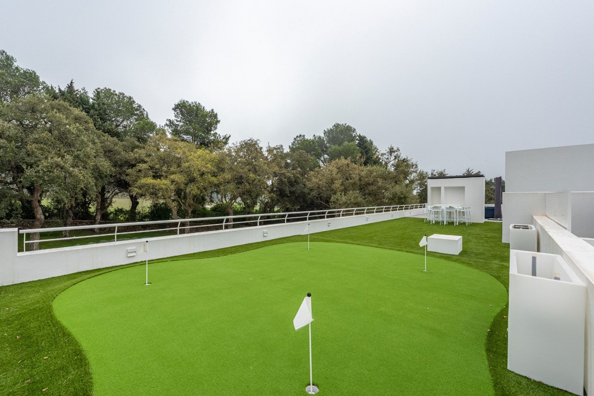 6 Bed Detached Villa in Sotogrande Alto